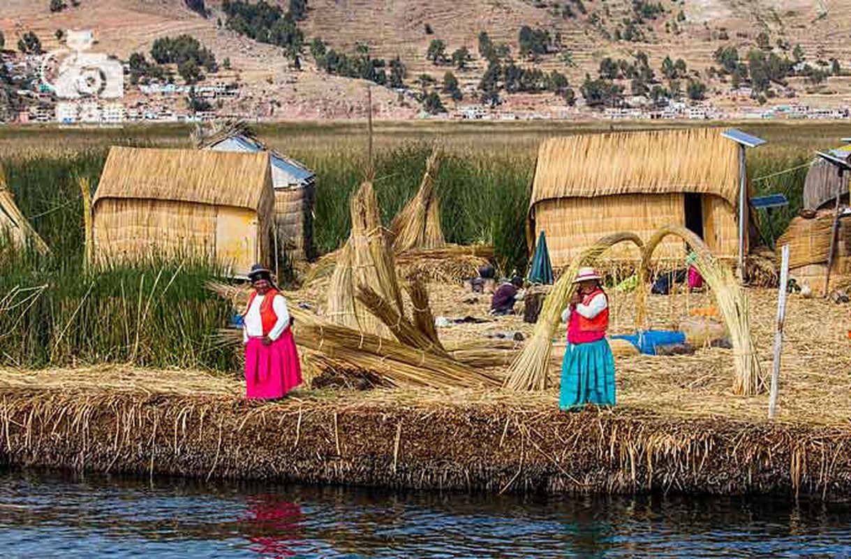Bo toc Unos song tren dao noi ho Titicaca qua anh-Hinh-4